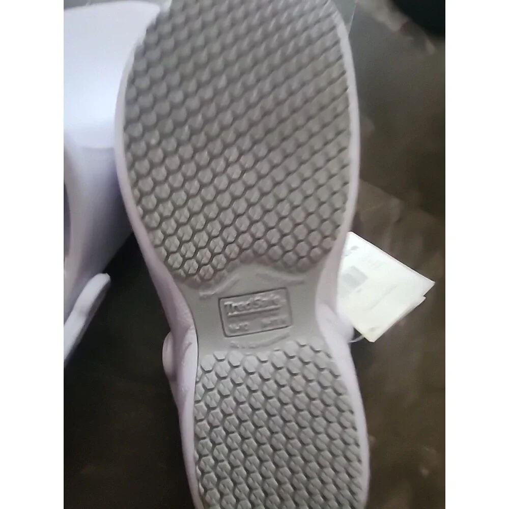 TredSafe Slip Resistant Shoes. M-10 W-11 W. White Clog W/ Closed Toe W/ Strap.
